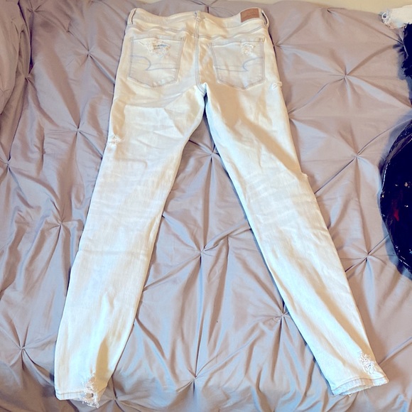 i am selling a pair of women’s jeans - Picture 2 of 2
